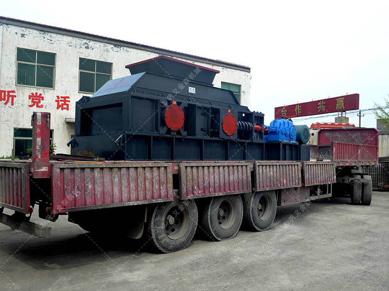 對(duì)輥破碎機(jī)的結(jié)構(gòu)制在怎樣的？?jī)?yōu)勢(shì)有哪些？