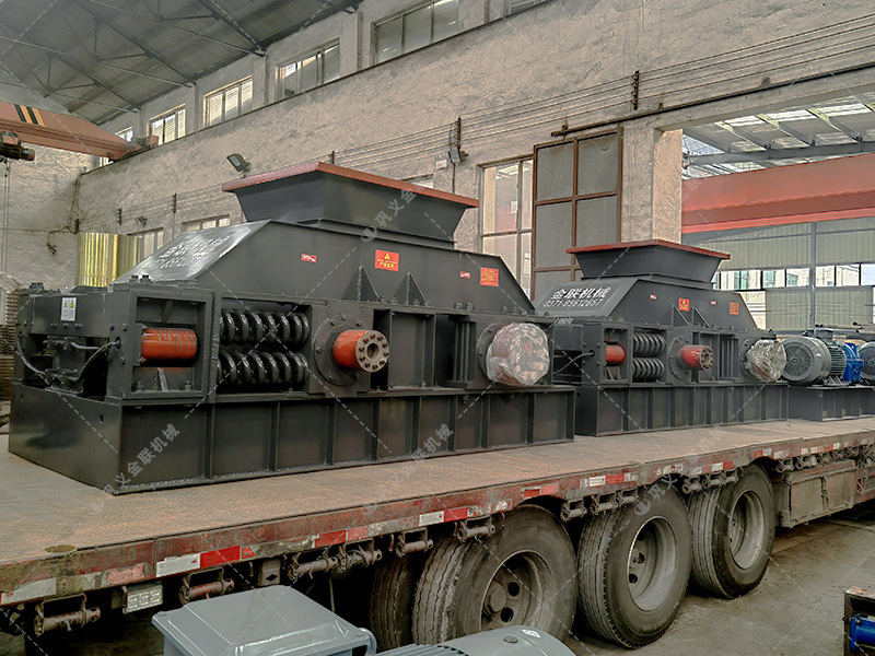 時產(chǎn)100噸瓜米石對輥制砂機有哪些型號？價格多少？