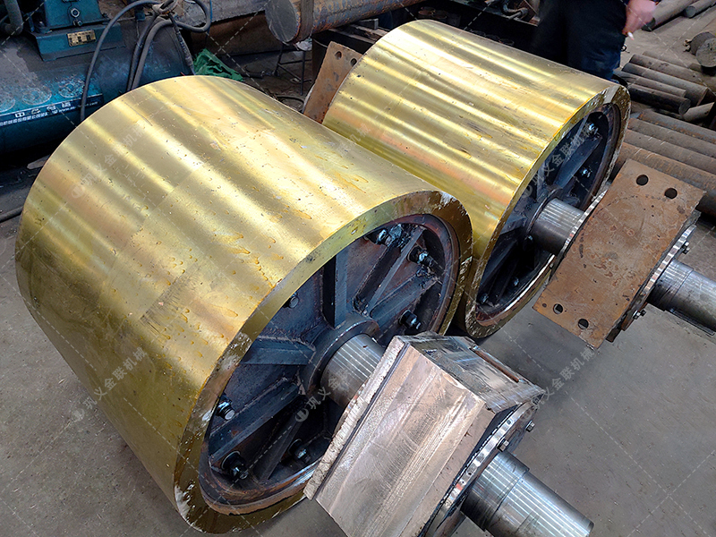 青石制砂難題多？對(duì)輥破碎機(jī)如何輕松應(yīng)對(duì)？