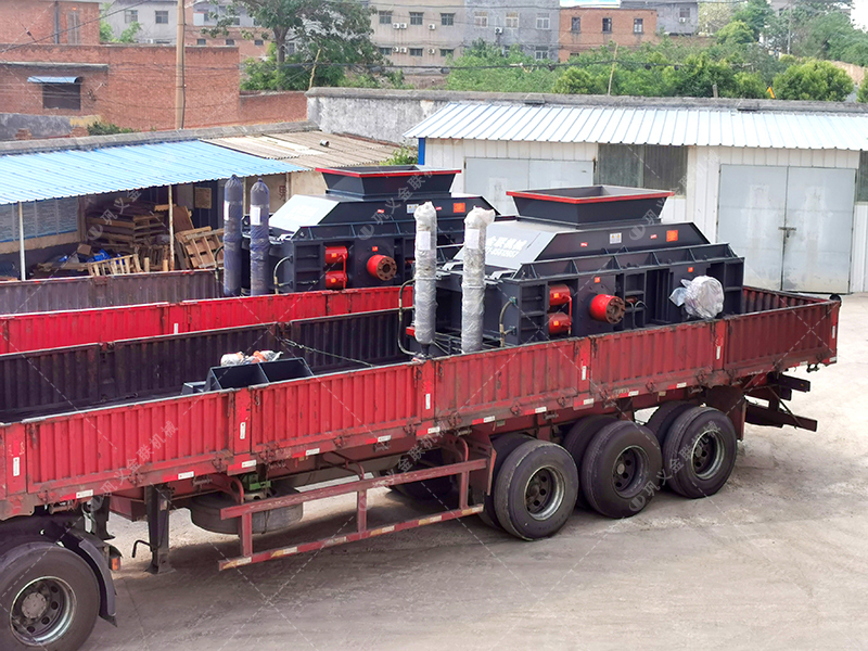 時(shí)產(chǎn)100噸和200噸的石灰石生產(chǎn)線，選擇的液壓對(duì)輥制砂機(jī)有何不同？