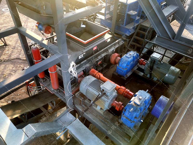 砂石級(jí)配不合理拖垮混凝土質(zhì)量？液壓對(duì)輥制砂機(jī)能否破解這一難題？